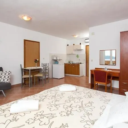 Ana - With Balcony And Sea View-2 Διαμέρισμα *